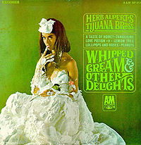 Обложка альбома «Whipped Cream & Other Delights» (Герба Алперта и The Tijuana Brass, 1965)