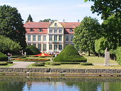 Аббатский дворец со стороны р.Оливский поток