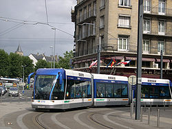 Трамвай на шинах в Кане, Франция