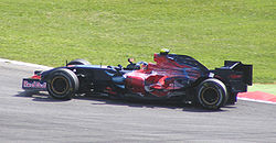Себастьян Феттель за рулём Toro Rosso STR2