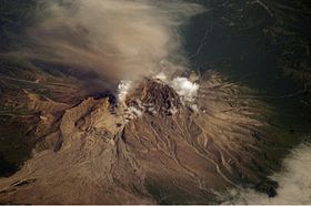 Вид на вулкан из космоса (10 июля 2007 г.). Снимок НАСА.