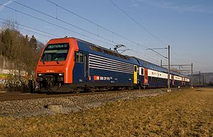 Re 450 100-3 zwischen Winterthur - Zürich.jpg